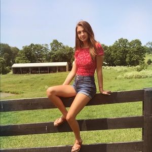 Meet your Posher, Makena